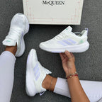 Zapatillas Adidas Ultra Boost de Taboada, calzado de moda con suela blanca y diseño moderno, vistas desde el lateral.