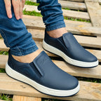 Mocasin Tula Vélez de moda en color neutro, con diseño cómodo y elegante, visible en la imagen.