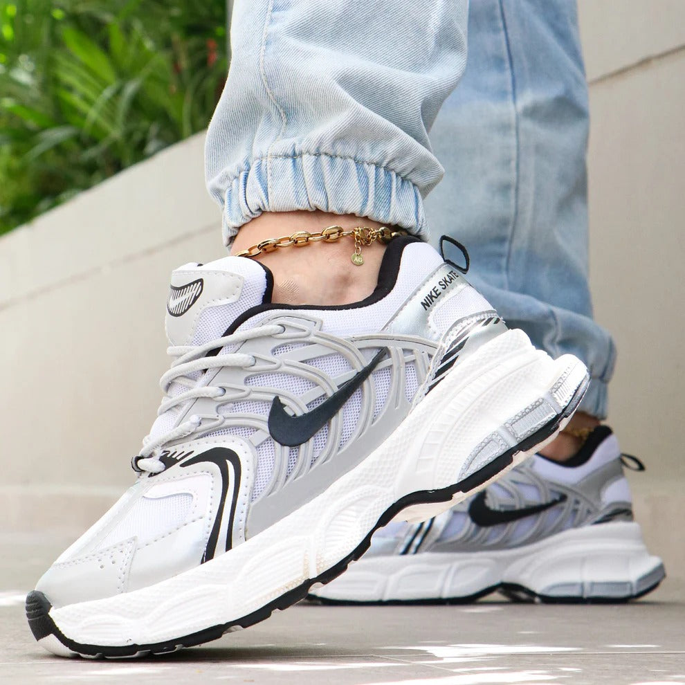 Zapatos de moda Nike Skate de Tula, estilo casual con diseño moderno y detalles en la parte superior.
