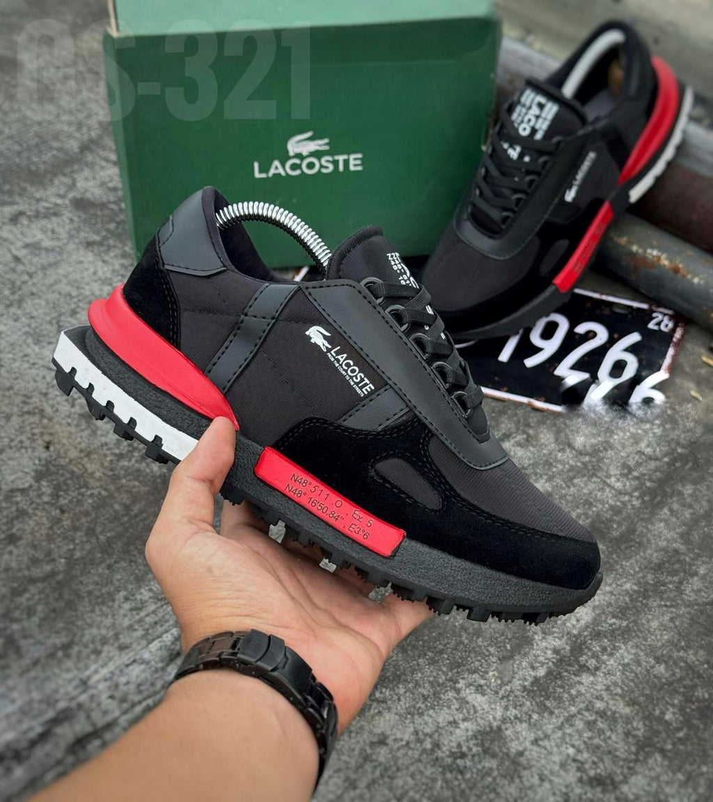 Ropa de moda Lacoste Ton A1 de la marca Taboada, vista en la imagen, con detalles de diseño y colores visibles.