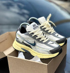 Nike initiator gris beige