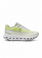 Zapatillas deportivas Tula On Cloud Speed en color neón, calzado de moda para correr y entrenar con diseño moderno y cómodo.