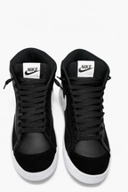 Nike Blazer Mid '77 Negro 