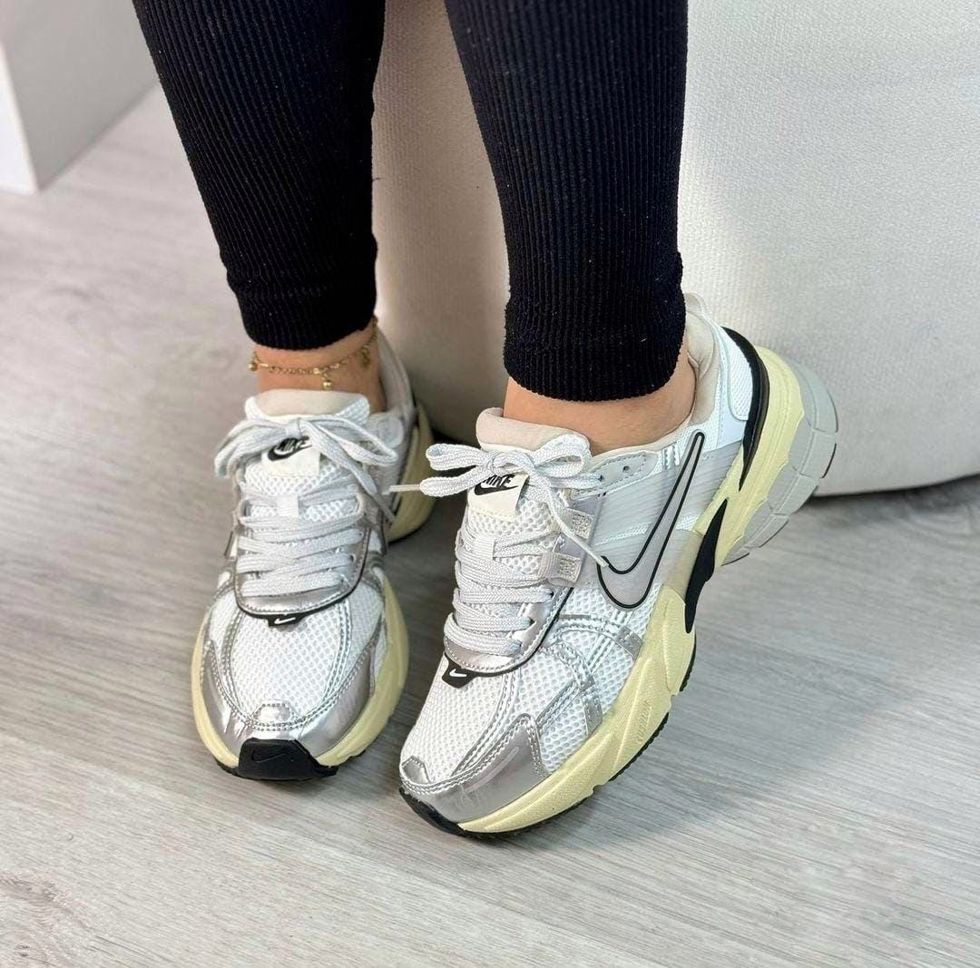 Nike V2K Run Gris