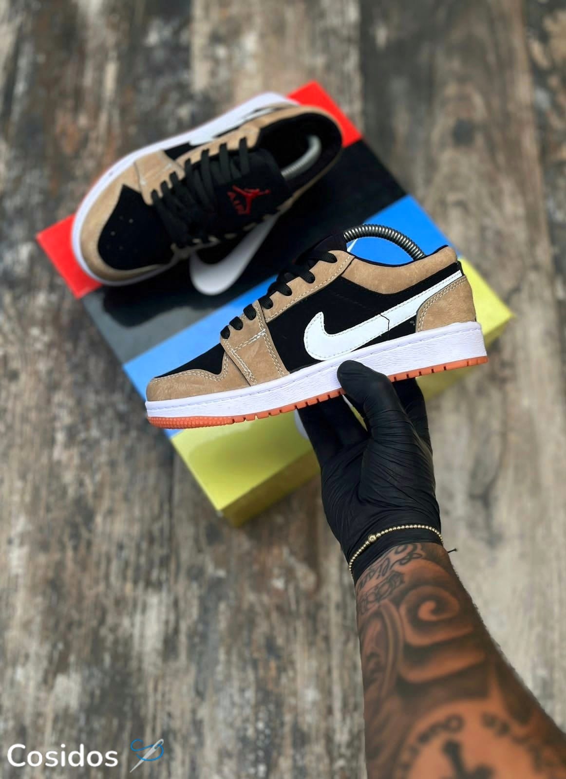 Nike Air Jordan 1 Low Negro beige