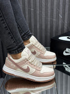 Ropa deportiva Nike Dunk Osito de la marca Bali, vista frontal con detalles de tela y diseño deportivo.